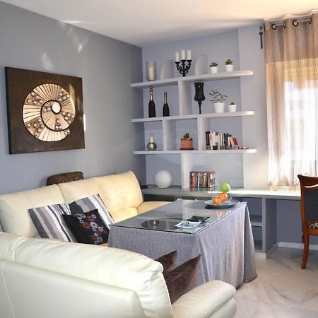 Cozy Apartment & Free Parking Sevilla Exterior foto