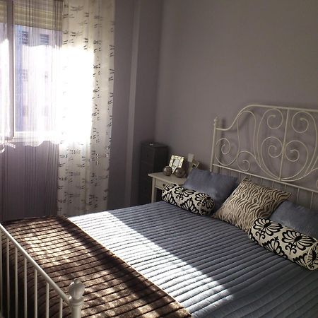 Cozy Apartment & Free Parking Sevilla Exterior foto