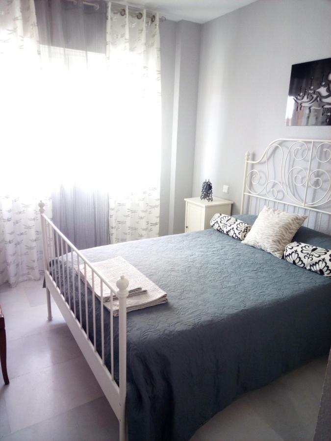 Cozy Apartment & Free Parking Sevilla Exterior foto