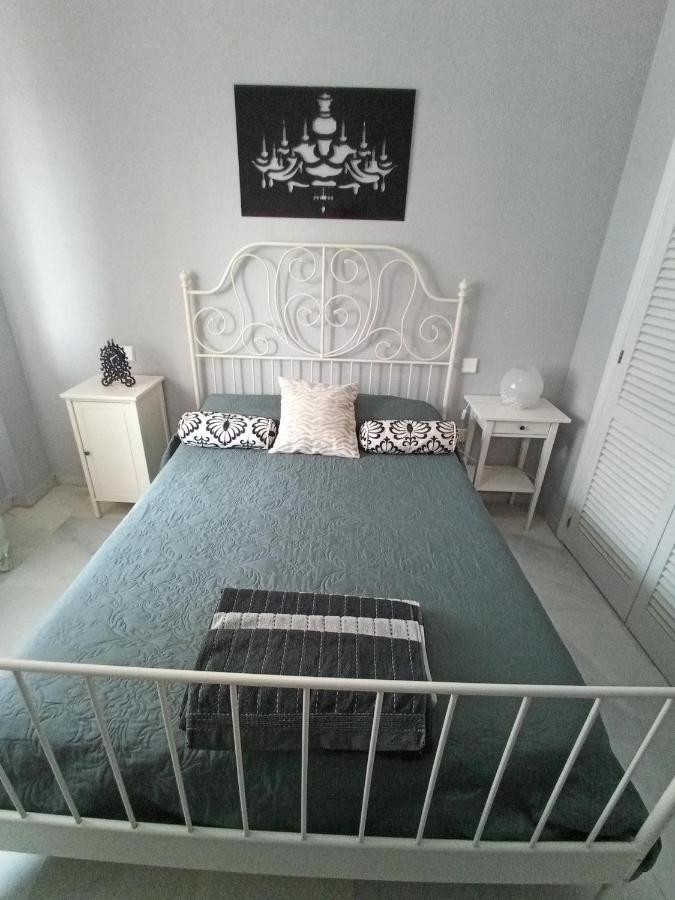 Cozy Apartment & Free Parking Sevilla Exterior foto