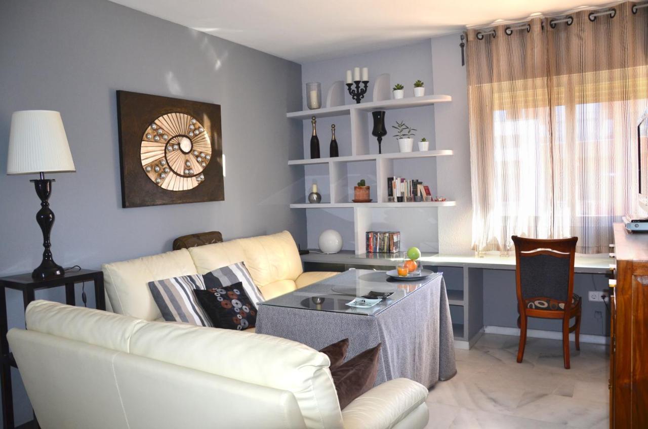 Cozy Apartment & Free Parking Sevilla Exterior foto